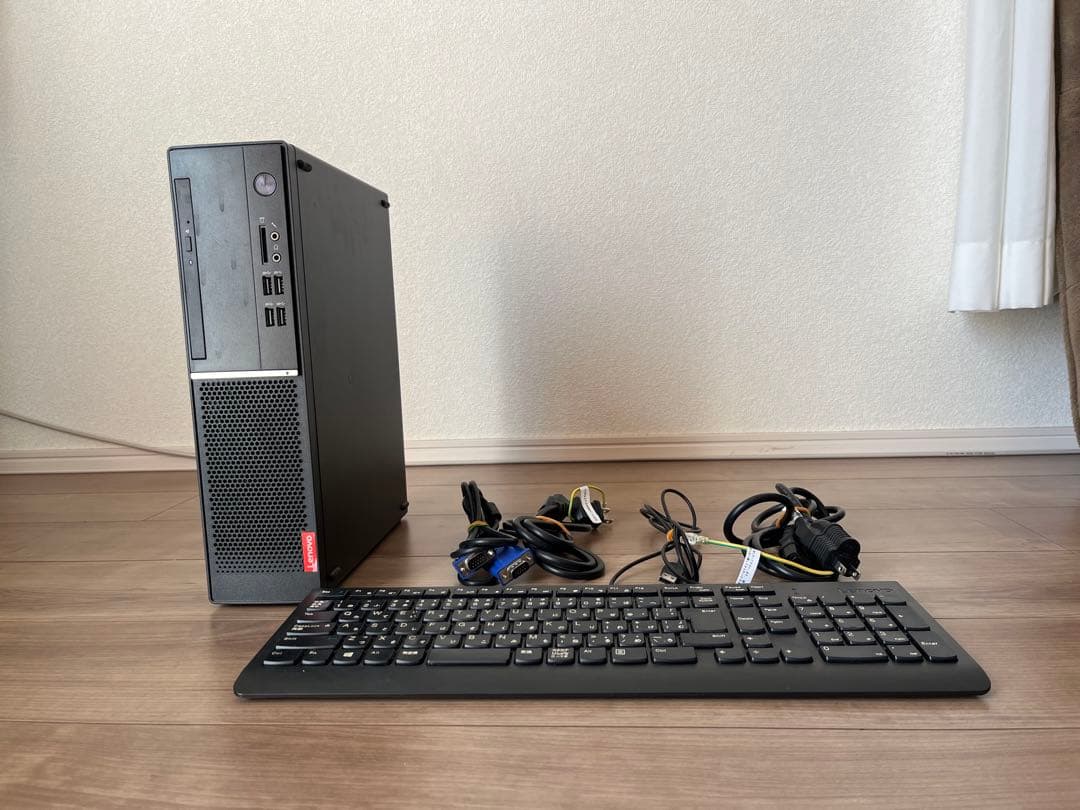 Lenovo スリムタワー型デスクトップPC 本体とキーボード