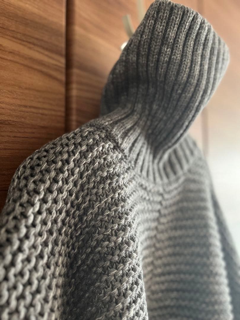 りちゃ さま専用UGG australia ⚫︎クポンチョ⚫︎未使用⚫︎ニット コート