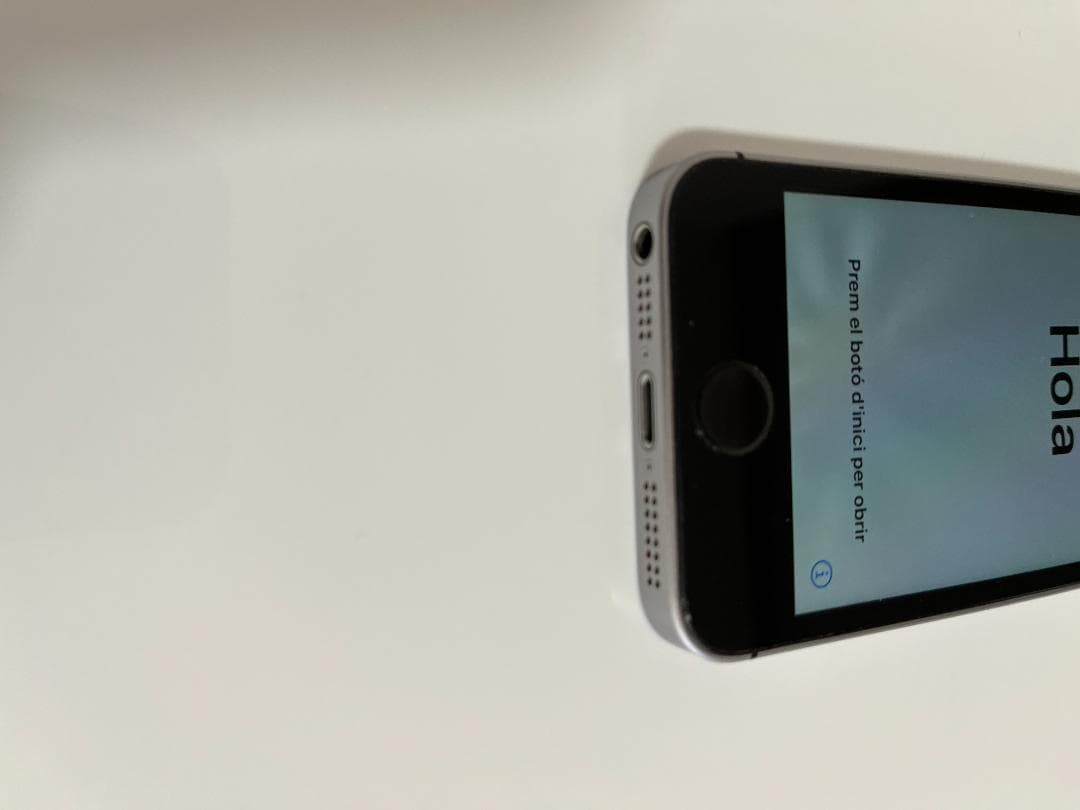 ぽ　iPhone SE（第1世代）128GB SIMフリー 動作確認済み