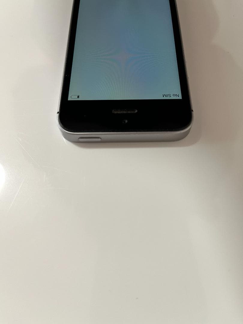 ぽ　iPhone SE（第1世代）128GB SIMフリー 動作確認済み