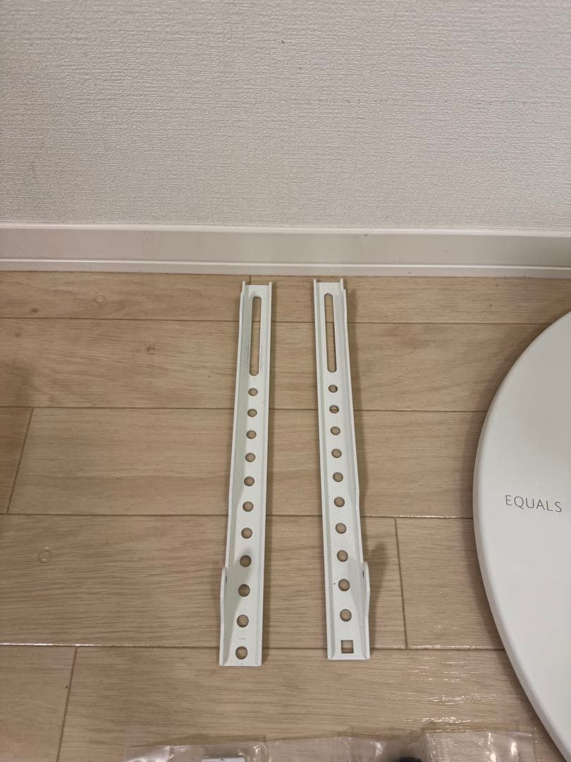 EQUALS テレビスタンド WALL A2 ロータイプ　白