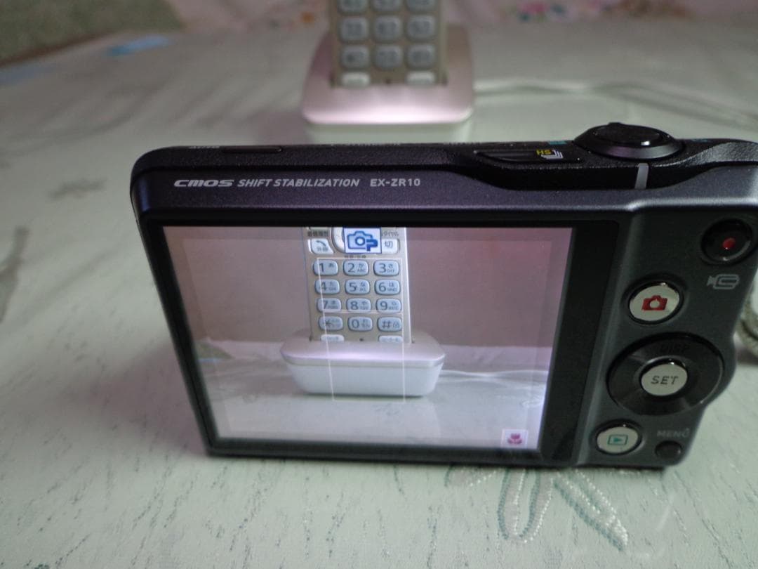 【美品】 CASIO EXILIM EX-ZR10 コンデジ 箱付き