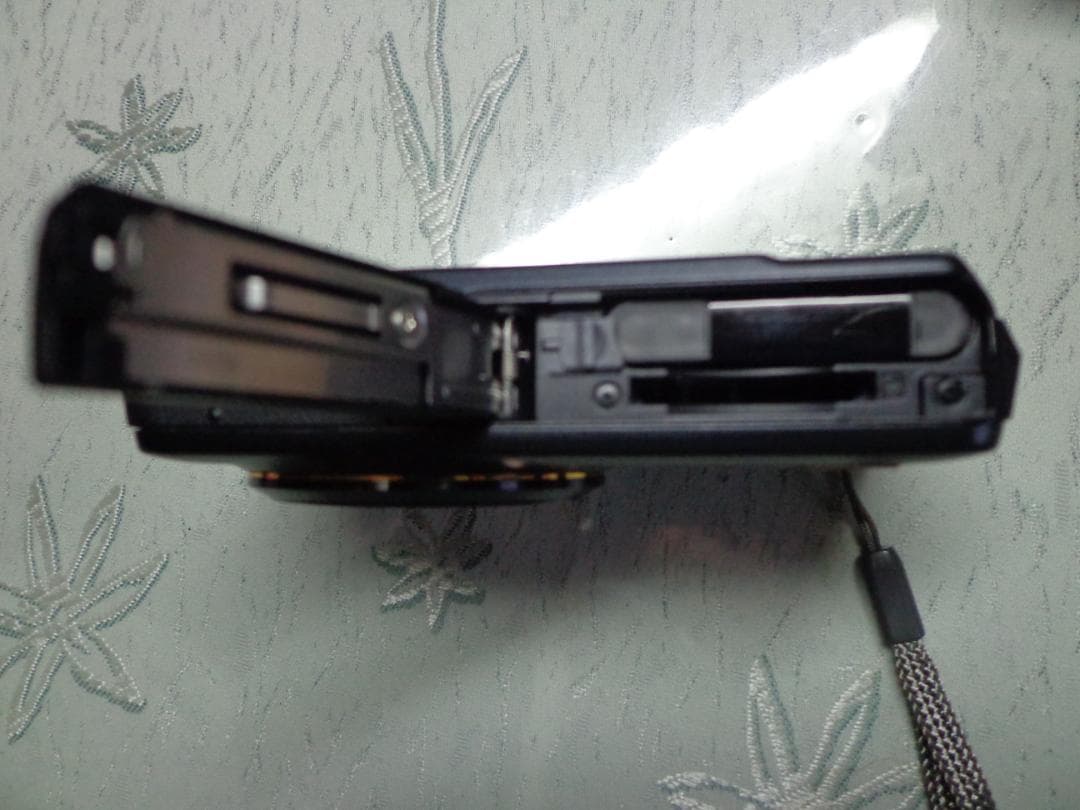 【美品】 CASIO EXILIM EX-ZR10 コンデジ 箱付き