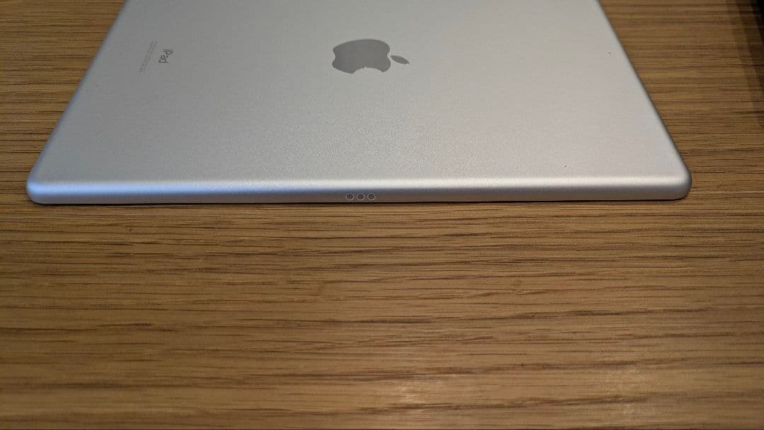 iPad 第7世代 32GB Wi-Fiモデル シルバー