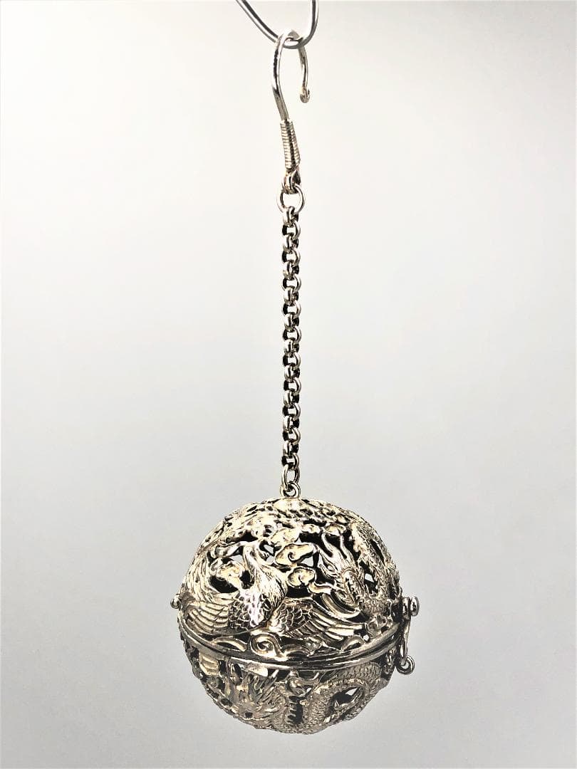 【 本銀彫金薫香球 龍鳳凰透し 】　中華古玩　倣唐代薫香球