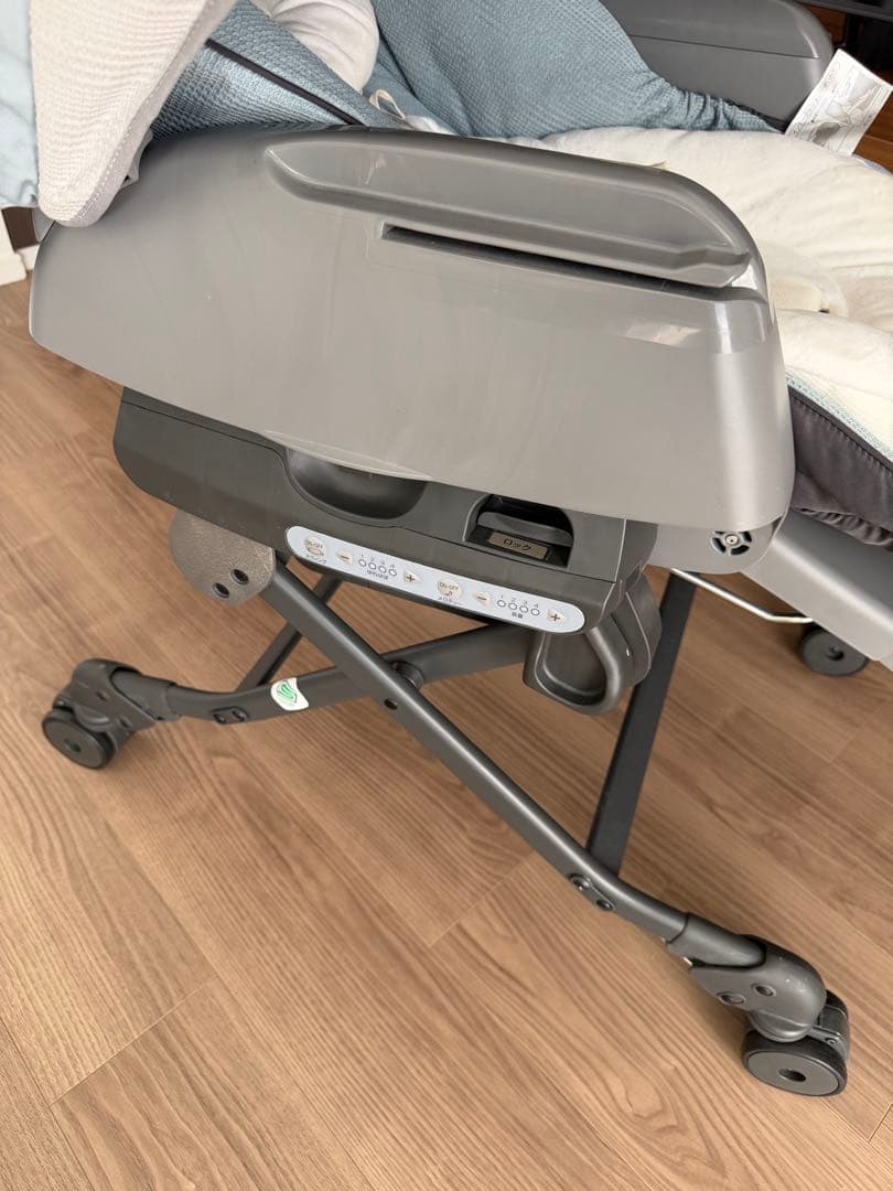 保証書付き　コンビ ネムリラ AUTO SWING BEDi