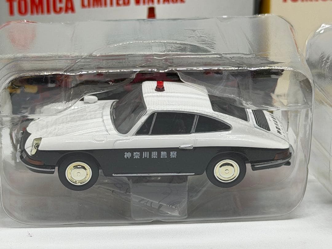 トミカリミテッドヴィンテージポルシェ 912 パトロールカー ２台