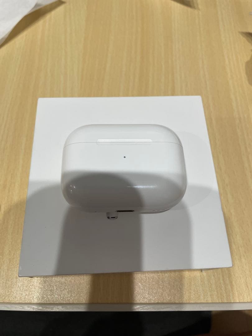 【美品】AirPods Pro 第2世代（MagSafe対応）本体・ケース付