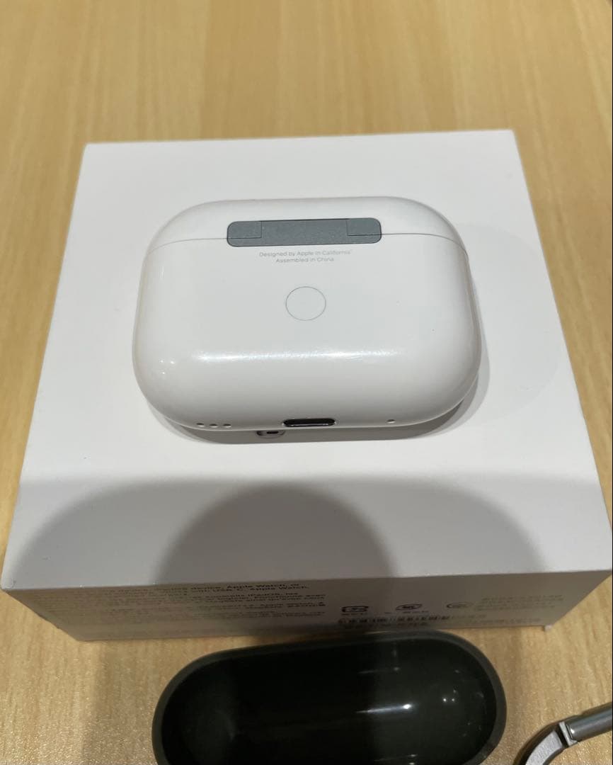【美品】AirPods Pro 第2世代（MagSafe対応）本体・ケース付