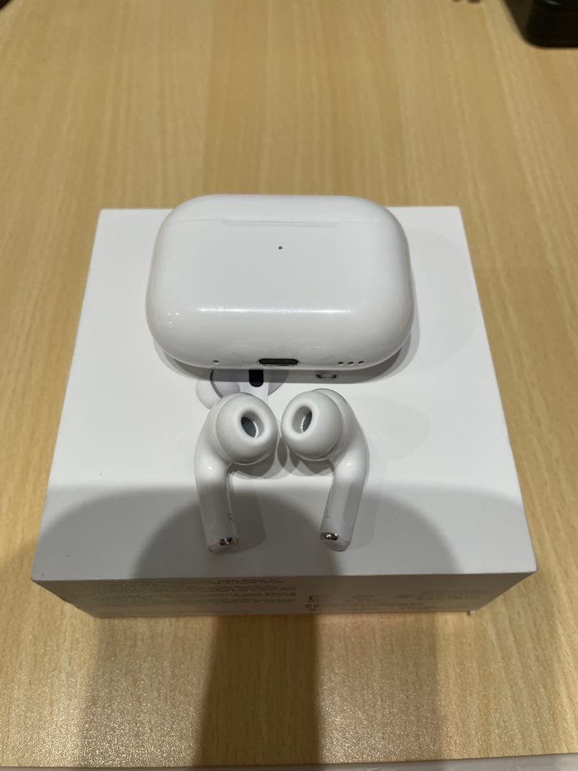 【美品】AirPods Pro 第2世代（MagSafe対応）本体・ケース付