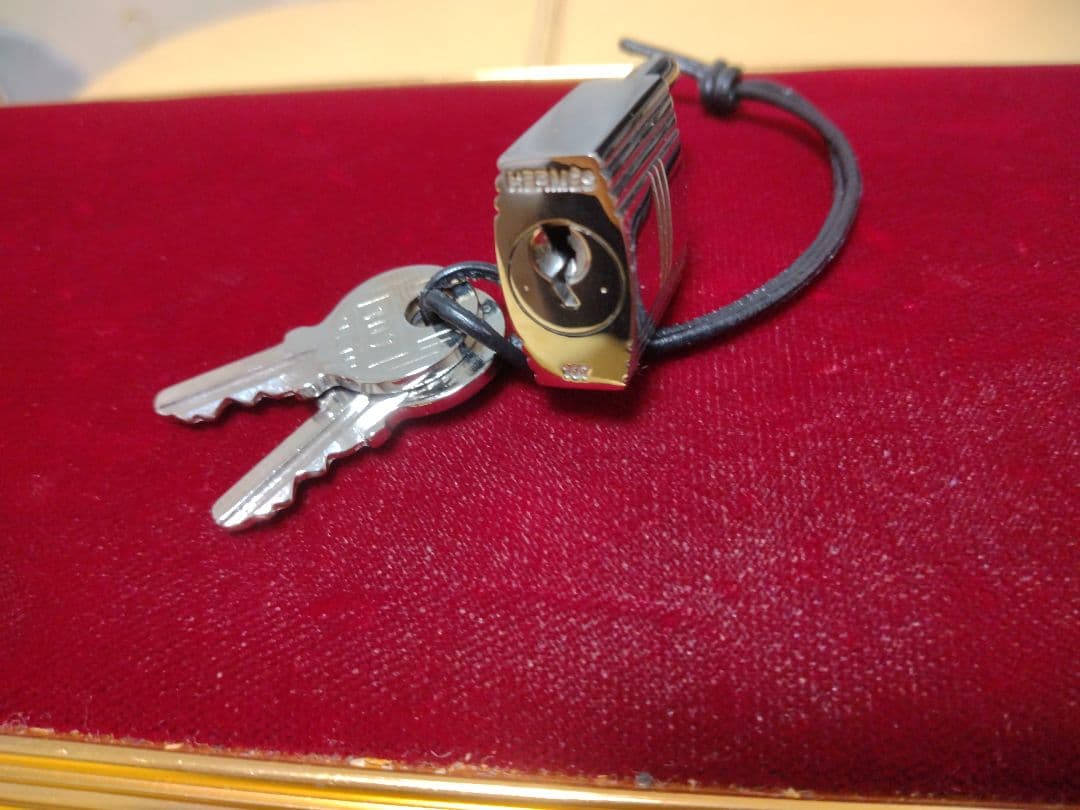 【極美品】HERMES エルメス 　カデナ南京錠　鍵2ケ