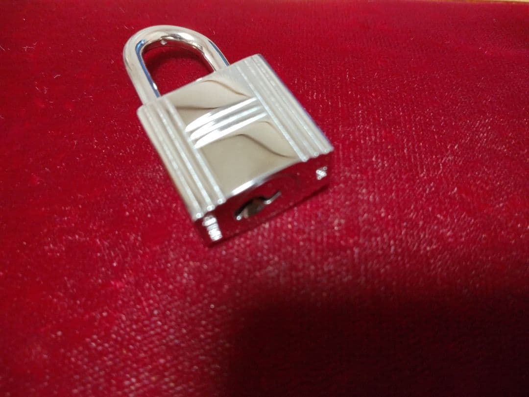 【極美品】HERMES エルメス 　カデナ南京錠　鍵2ケ