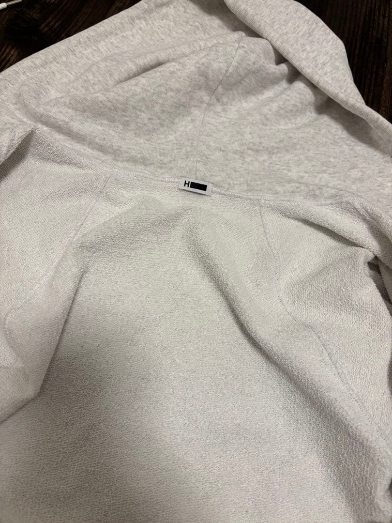 ＜H＞ドライタッチスウェットジップパーカー クロップド フード付き