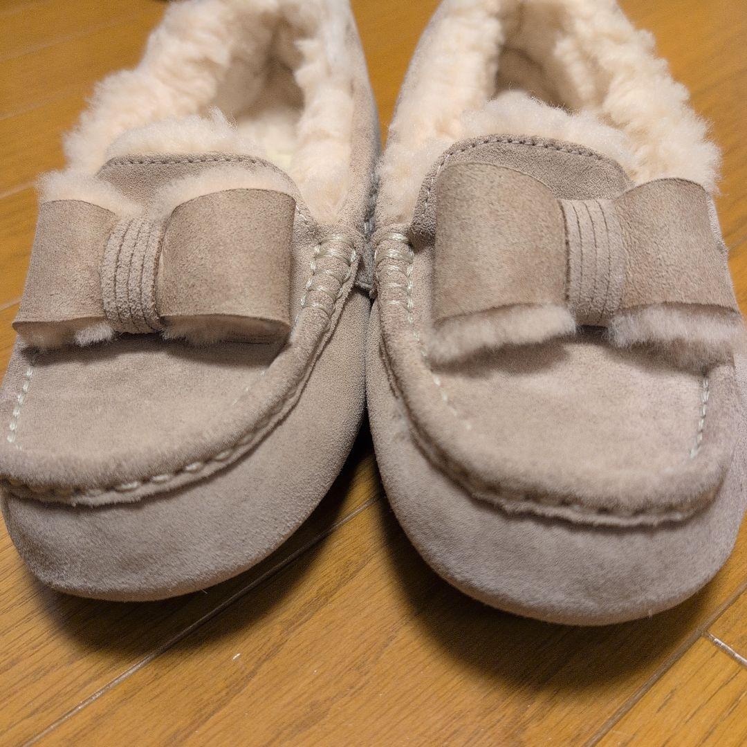 UGGアグ✩アンスレーリボン付きモカシン✩22cmベージュ✩美品