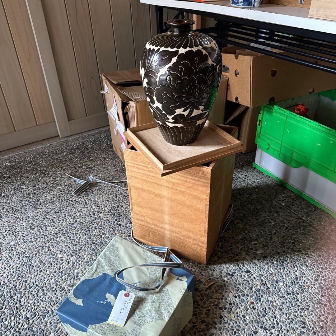 ‼️最後の値段‼️リサイクルFORT‼️new9/13唐物10‼️黒釉牡丹文梅瓶‼️箱入り