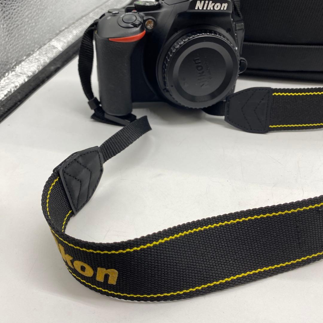 専用Nikon D5600 ダブルズームキッ18-55 VR＋70-300 VR