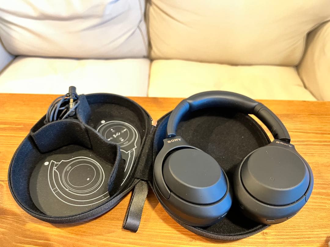 SONY WH1000-XM4ワイヤレスヘッドホン ケース付き