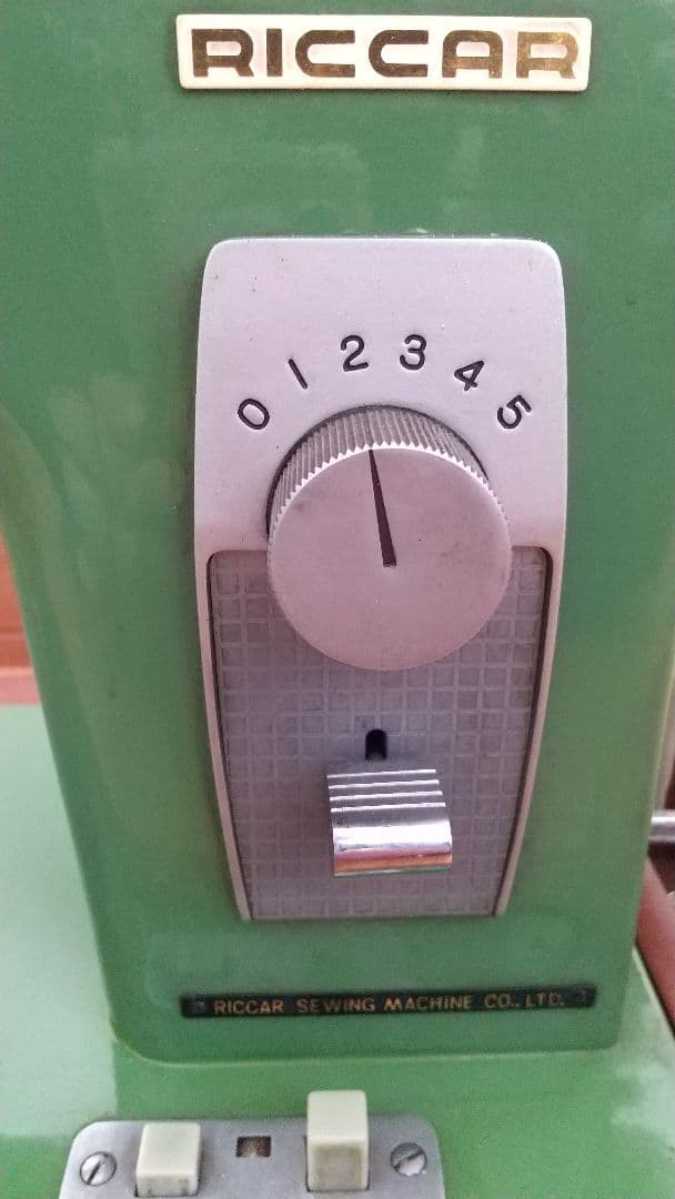 【希少】オシャレ アンティークミシン 木箱付き リッカーミシン 鍵付き