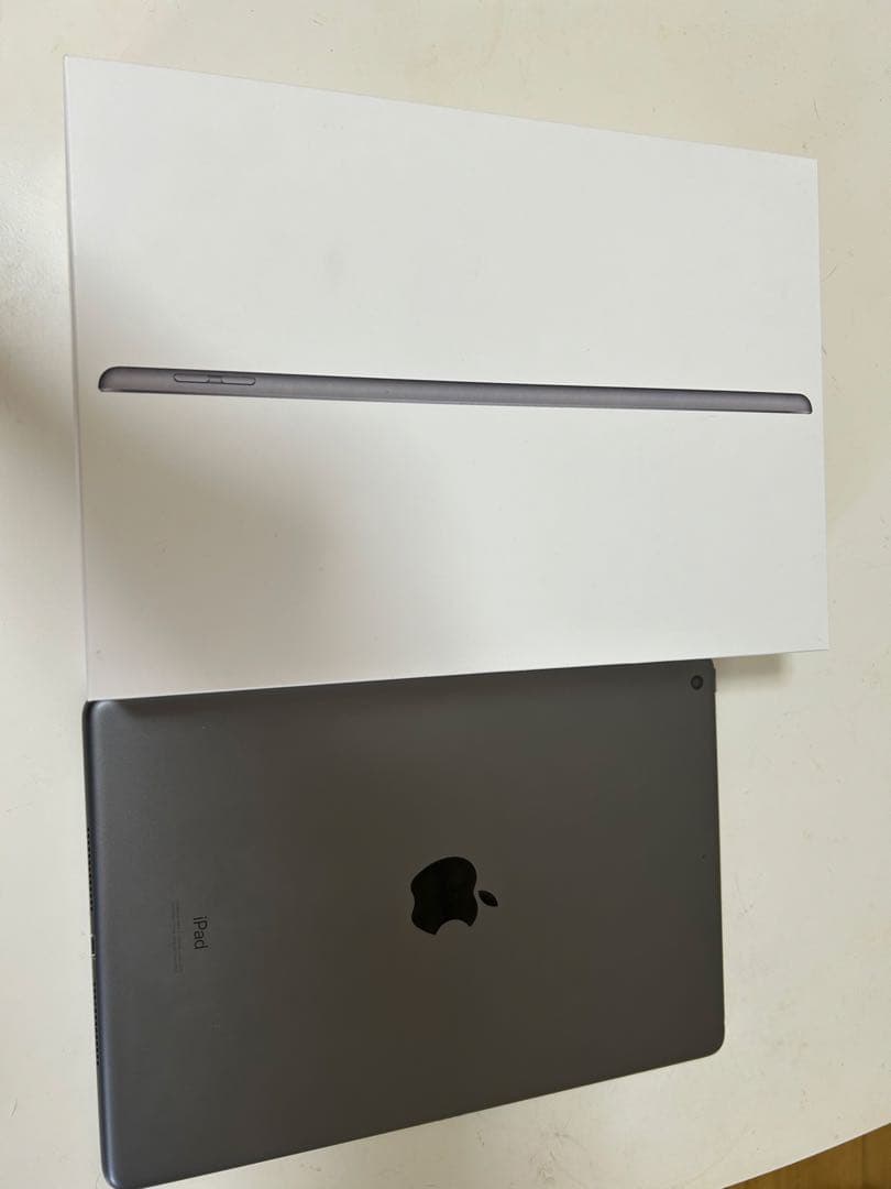 Apple iPad 第8世代スペースグレー 本体Wi-Fiモデル32GB