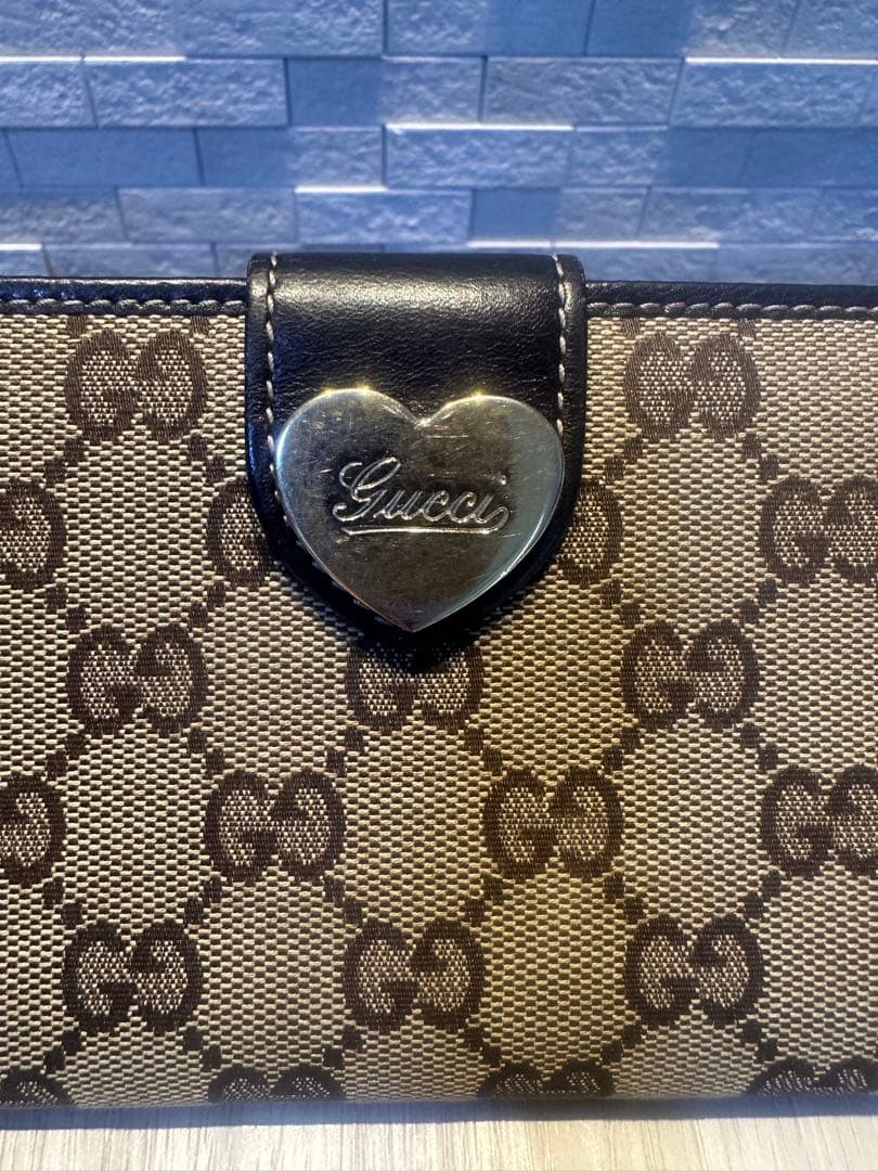 Gucci GGパターン 長財布 ハートロゴ