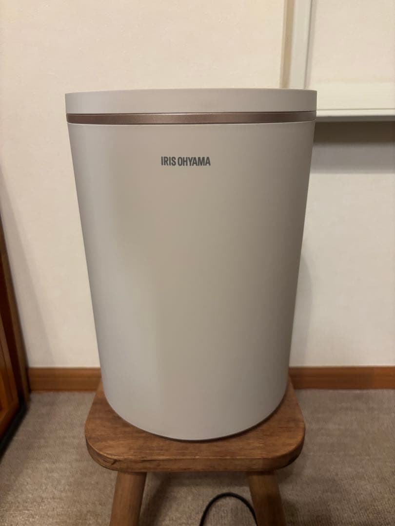 IRIS OHYAMA 加湿器 ホワイト　美品