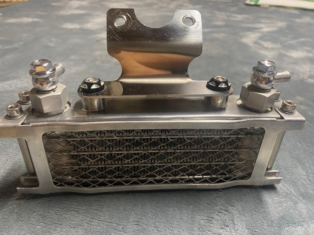 ホンダモンキーゴリラ　ヘッド下用ステー付きケップスピード製4段オイルクーラー