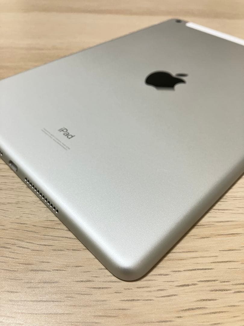 バッテリー容量98%★iPad 第7世代 32GB Wi-Fi セルラー ドコモ