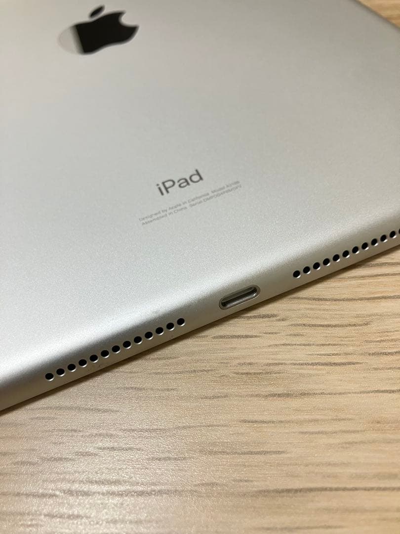 バッテリー容量98%★iPad 第7世代 32GB Wi-Fi セルラー ドコモ