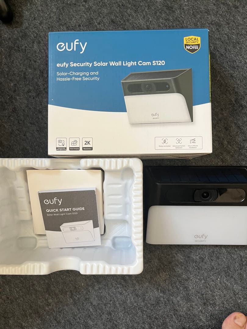 eufy Solar Wall Light Cam ソーラーライトカメラ