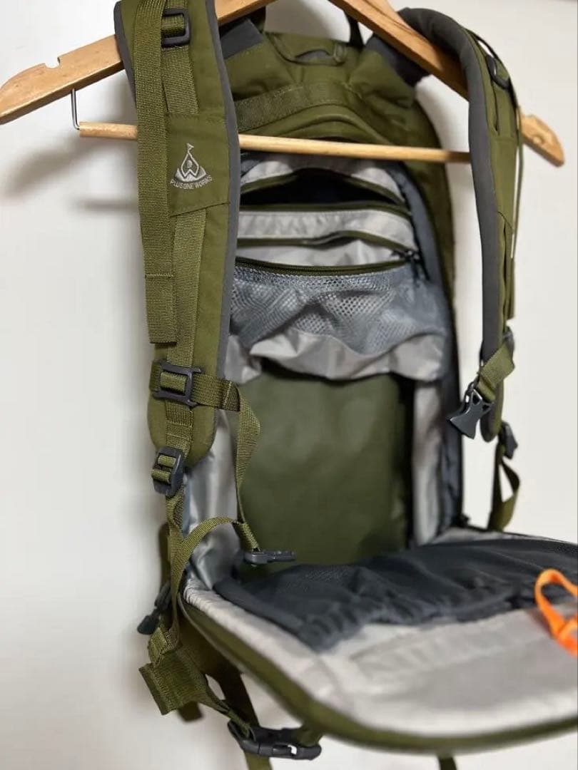 PLUS ONE WORKS マキリ25L makiri オリーブ プラスワン