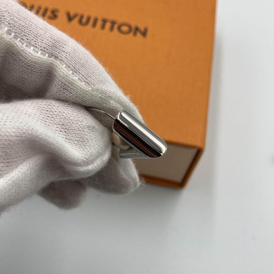！美品！　ルイヴィトン　ピアス　V シルバー