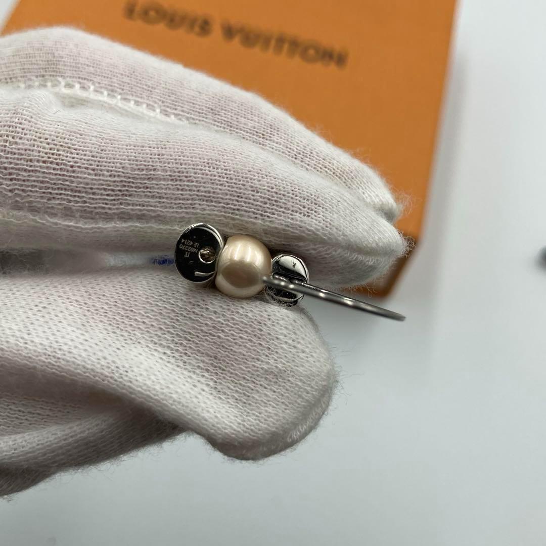 ！美品！　ルイヴィトン　ピアス　V シルバー