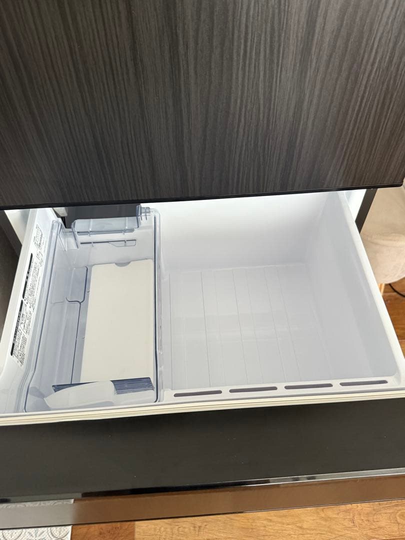 AQUA ノンフロン冷凍冷蔵庫　AQR-SV27P