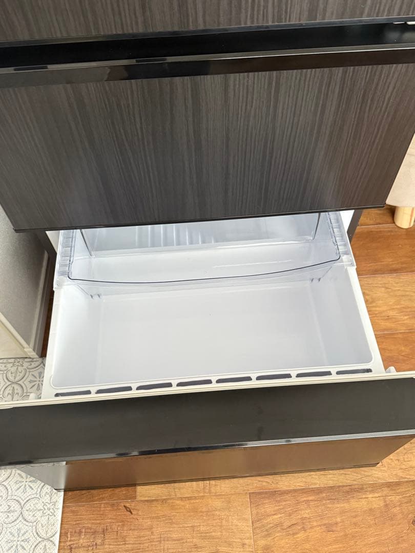 AQUA ノンフロン冷凍冷蔵庫　AQR-SV27P