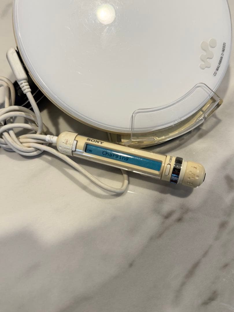 ☆SONY ポータブルCDプレーヤー セット　D-NE820 ウォークマン