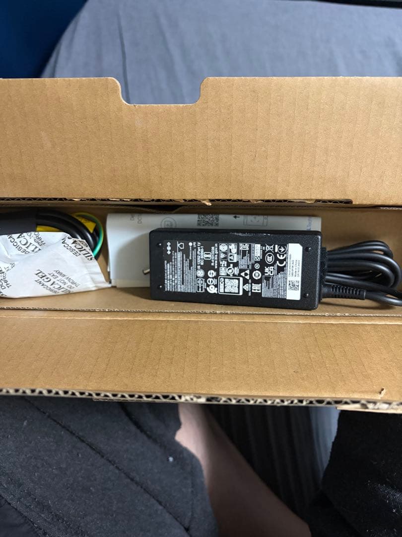 【新品未使用】DELL 14 DC14255 Ryzen5 220