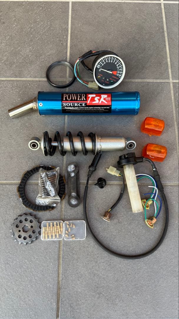 NS-1純正ショックアブソーバー、レーシングサイレンサー。