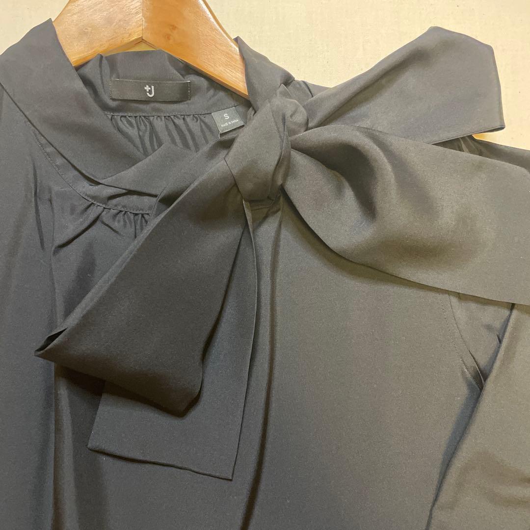 ユニクロ×ジルサンダー　+J ボウタイ付きブラックブラウス S シルク100％