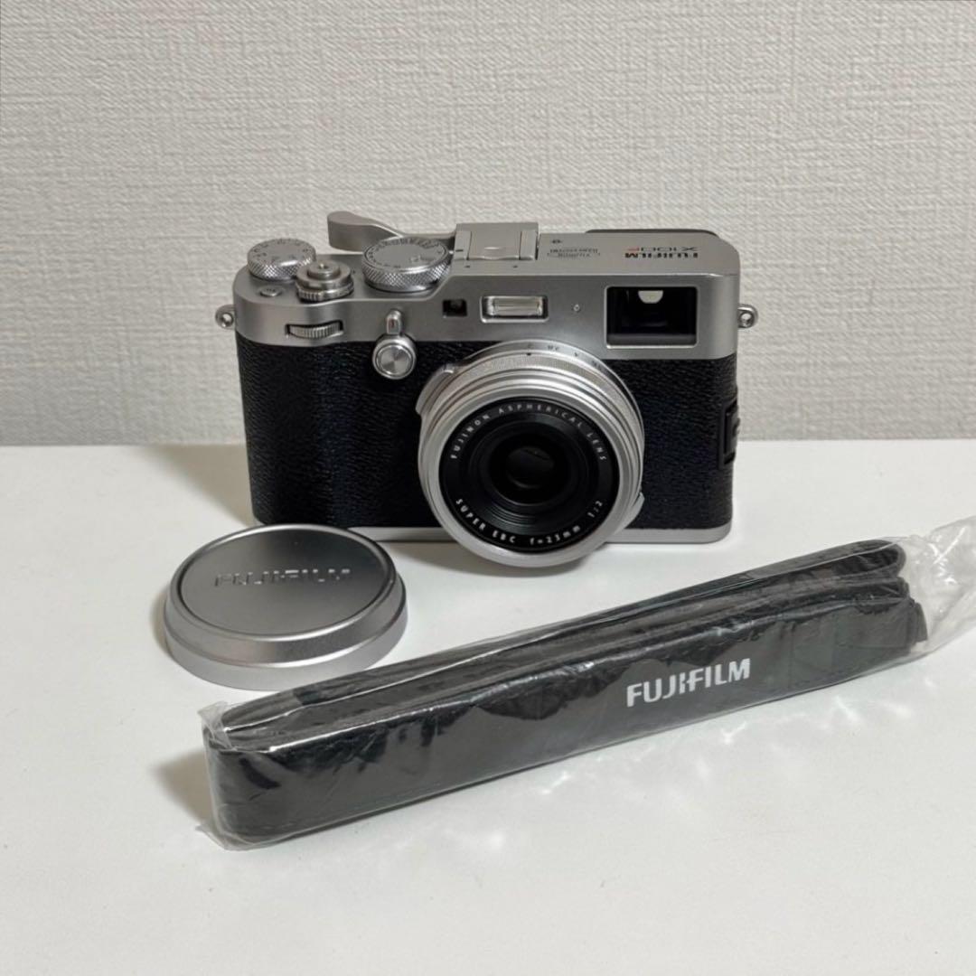 富士フイルム　FUJIFILM X100F シルバー　ボディ (訳あり)