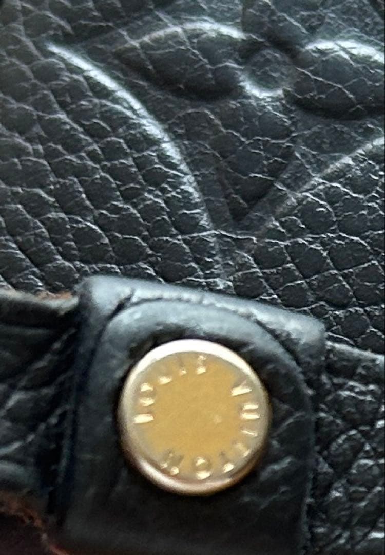 ルイ・ヴィトン アンプラント ジッピーウォレットブラック