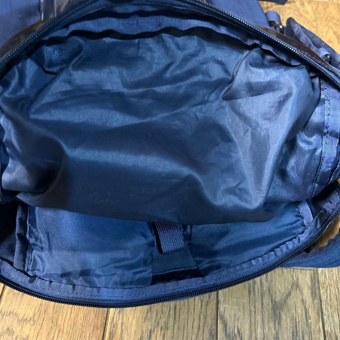 patagonia ブラックホール　25ℓ ネイビー