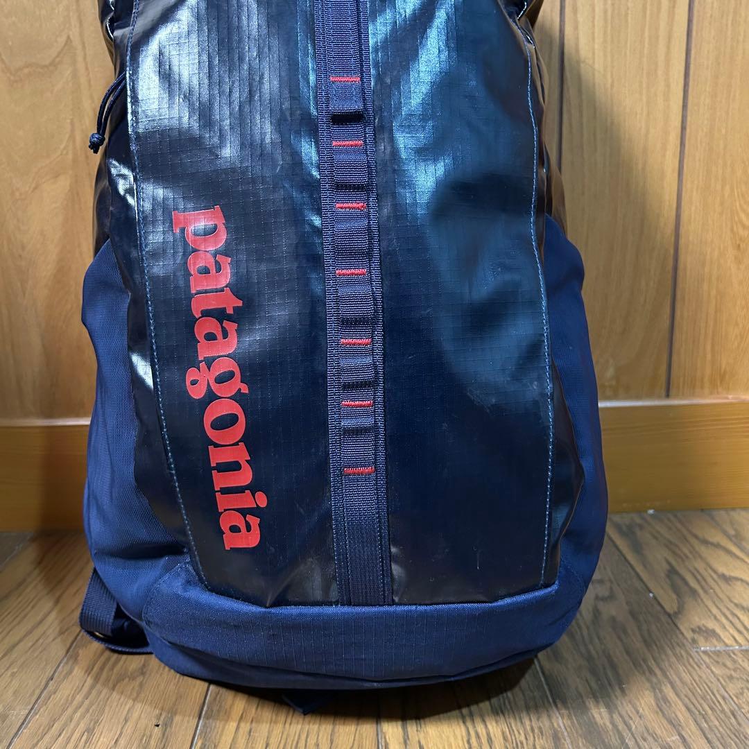 patagonia ブラックホール　25ℓ ネイビー