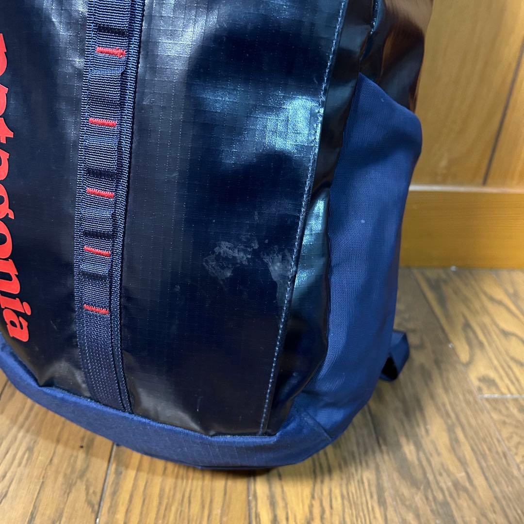 patagonia ブラックホール　25ℓ ネイビー