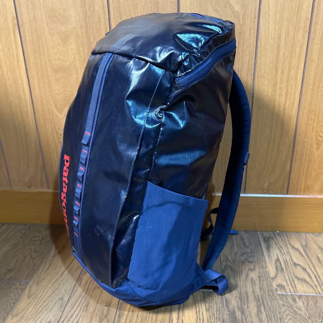 patagonia ブラックホール　25ℓ ネイビー