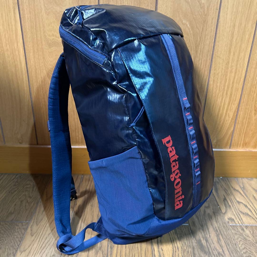 patagonia ブラックホール　25ℓ ネイビー