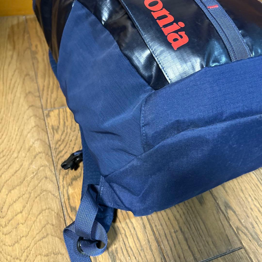 patagonia ブラックホール　25ℓ ネイビー