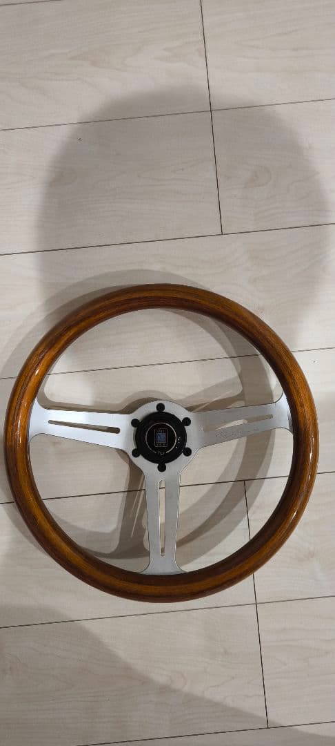 ステアリング　ポール・リカール　ナルディホーンボタン付き！　中古品