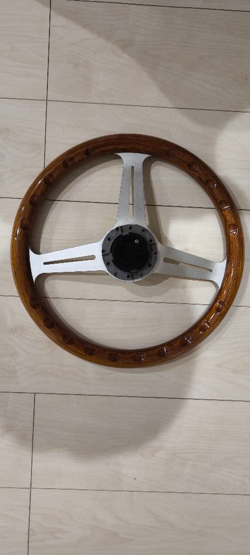 ステアリング　ポール・リカール　ナルディホーンボタン付き！　中古品