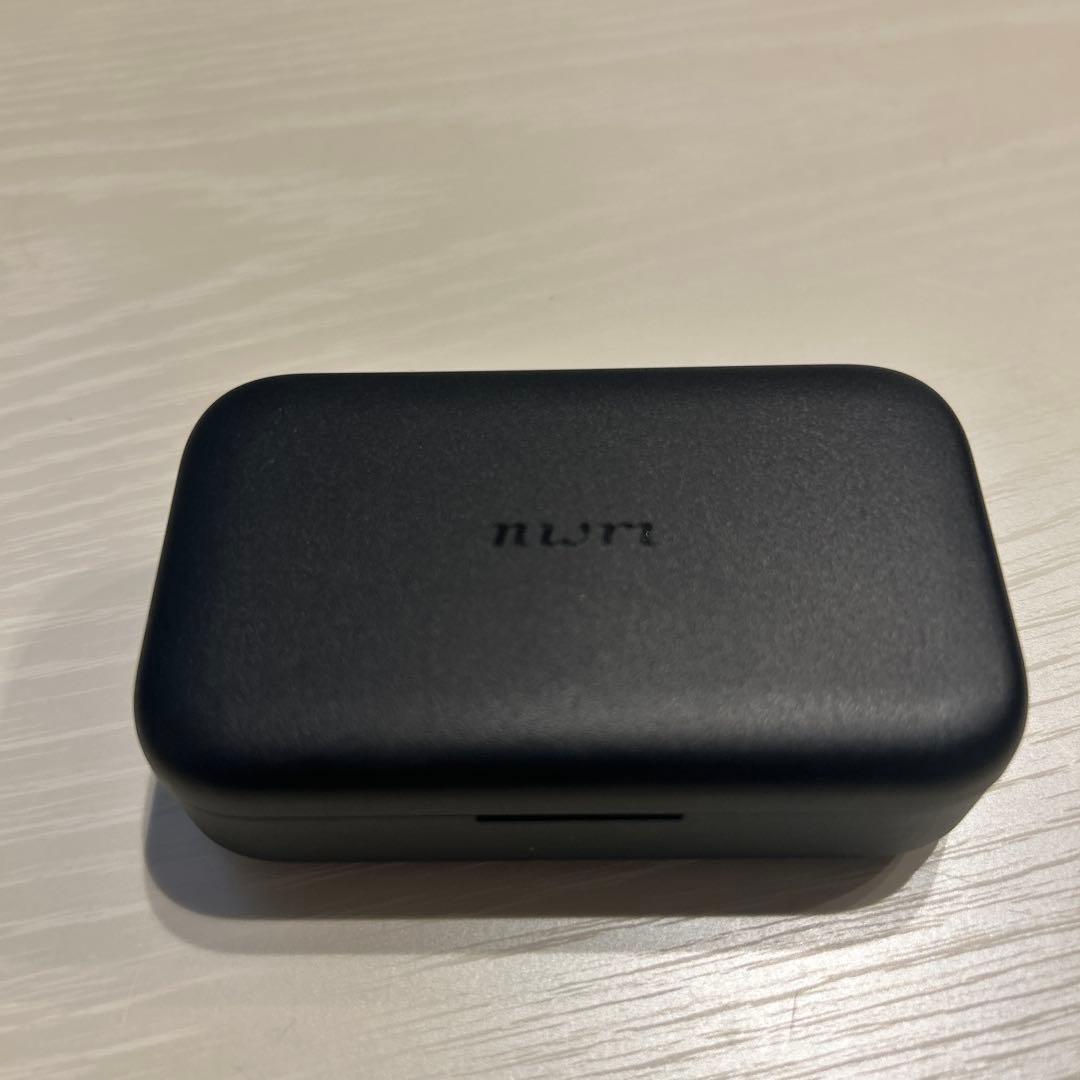 nura ワイヤレスイヤホン ブラック/ホワイト