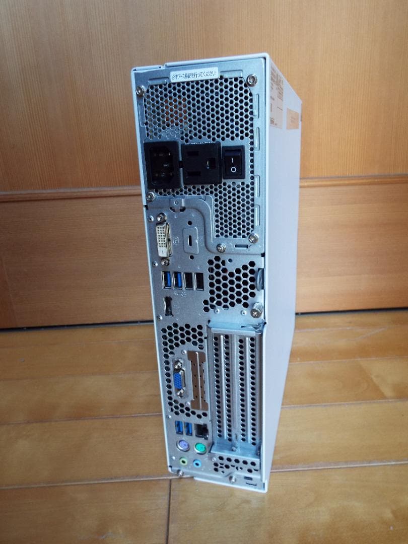 Windowsデスクトップ ESPRIMO D588/TX i3-8100 SSD256G+HDD500G